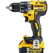 Дрель-шуруповерт DeWalt DCD791P2 (с 2-мя АКБ 5 Ah) Дрель-шуруповерт DeWalt DCD791P2 (с 2-мя АКБ 5 Ah)